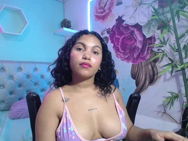 valeria-martinez19 live cam on BongaCams