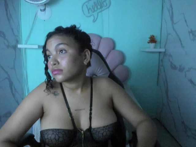 valeria-martinez19 live cam on BongaCams