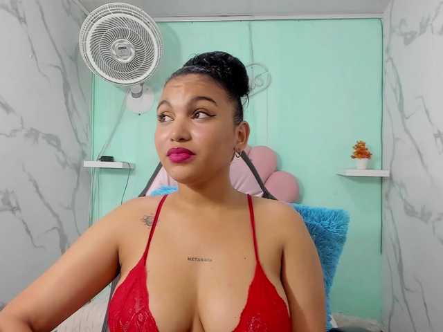 valeria-martinez19 live cam on BongaCams