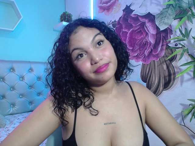 valeria-martinez19 live cam on BongaCams