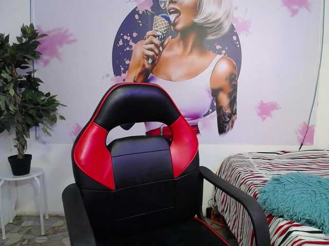 valeria-martinez19 live cam on BongaCams