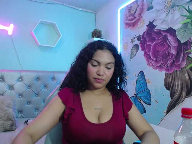 valeria-martinez19 live cam on BongaCams