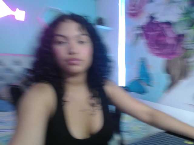 valeria-martinez19 live cam on BongaCams