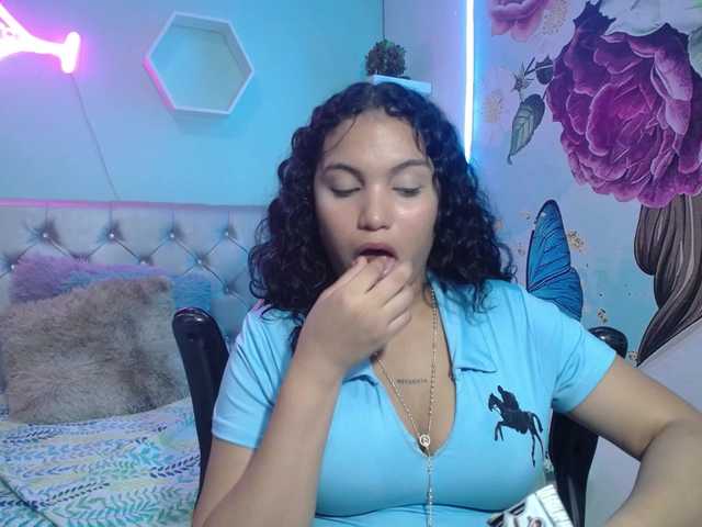 valeria-martinez19 live cam on BongaCams