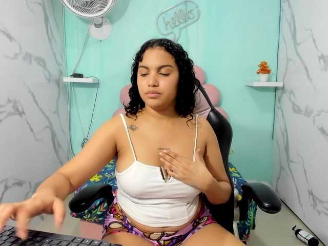 valeria-martinez19 live cam on BongaCams