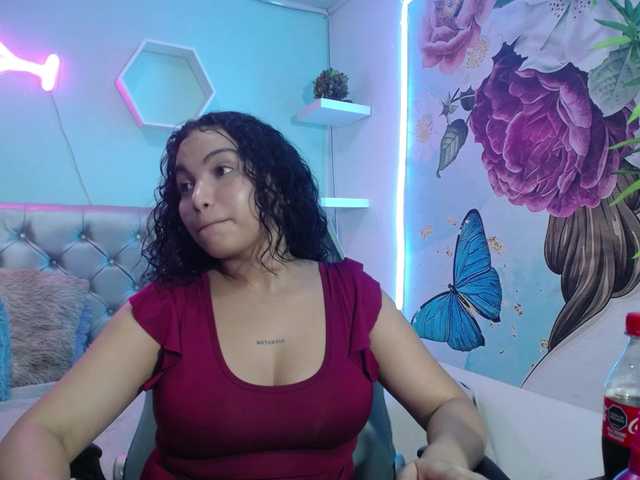 valeria-martinez19 live cam on BongaCams