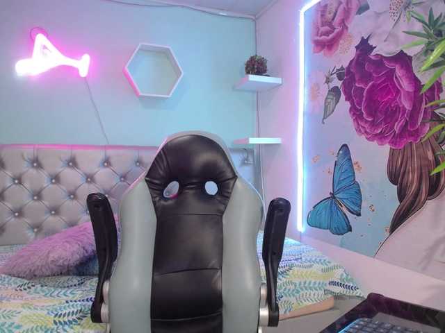 valeria-martinez19 live cam on BongaCams