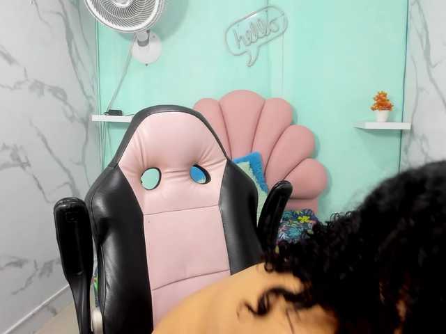 valeria-martinez19 live cam on BongaCams