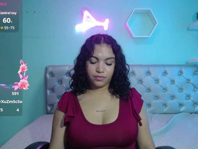 valeria-martinez19 live cam on BongaCams