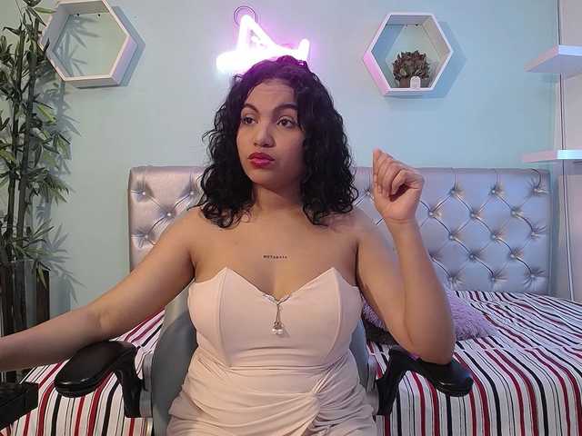 valeria-martinez19 live cam on BongaCams