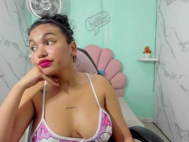 valeria-martinez19 live cam on BongaCams