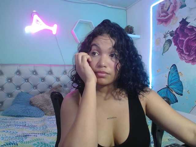 valeria-martinez19 live cam on BongaCams