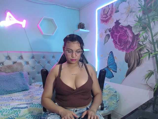 valeria-martinez19 live cam on BongaCams