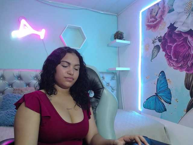 valeria-martinez19 live cam on BongaCams