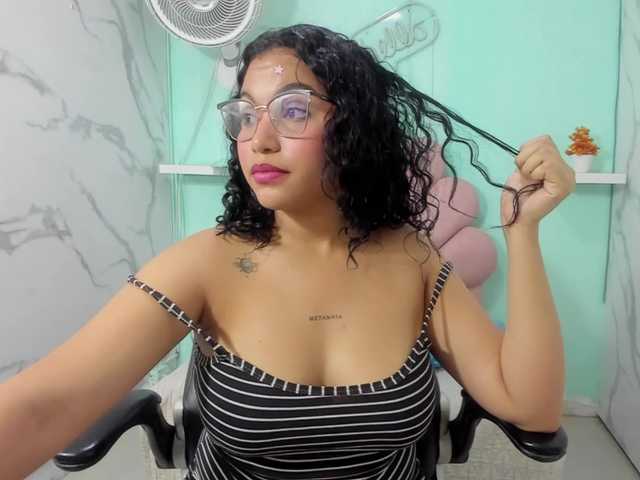 valeria-martinez19 live cam on BongaCams