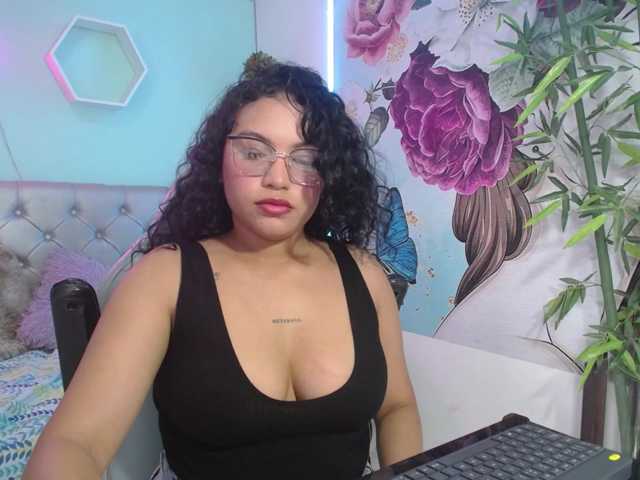valeria-martinez19 live cam on BongaCams