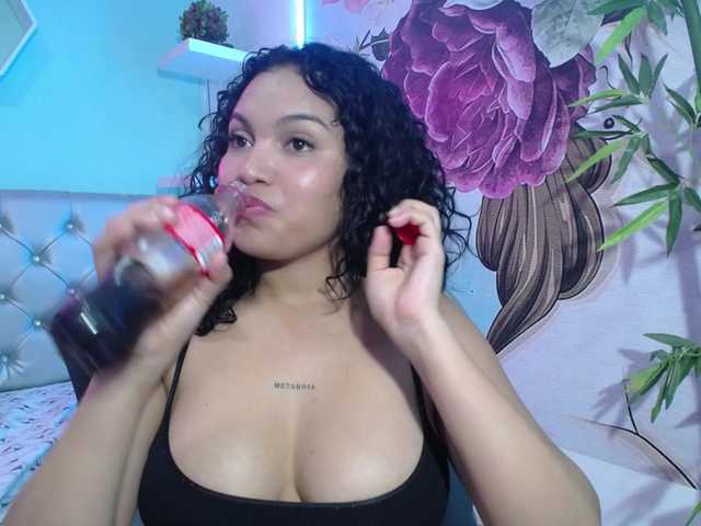 valeria-martinez19 live cam on BongaCams