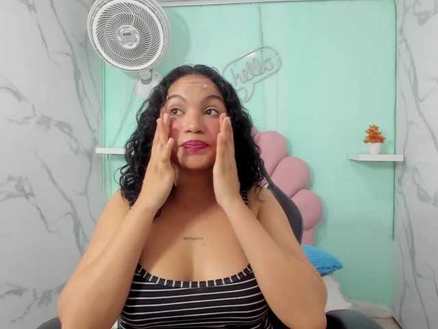 valeria-martinez19 live cam on BongaCams