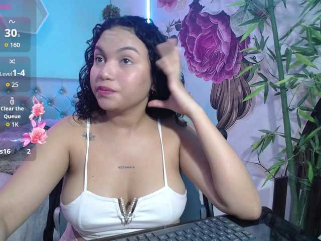 valeria-martinez19 live cam on BongaCams