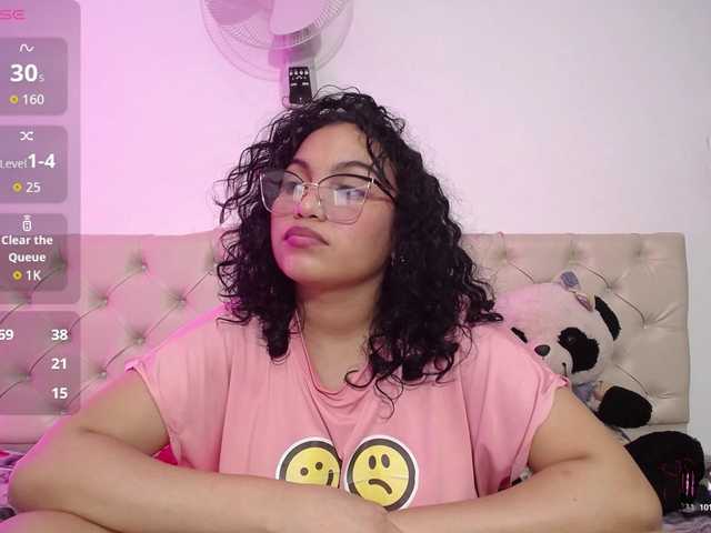 valeria-martinez19 live cam on BongaCams