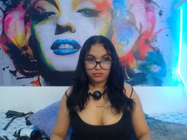 valeria-martinez19 live cam preview