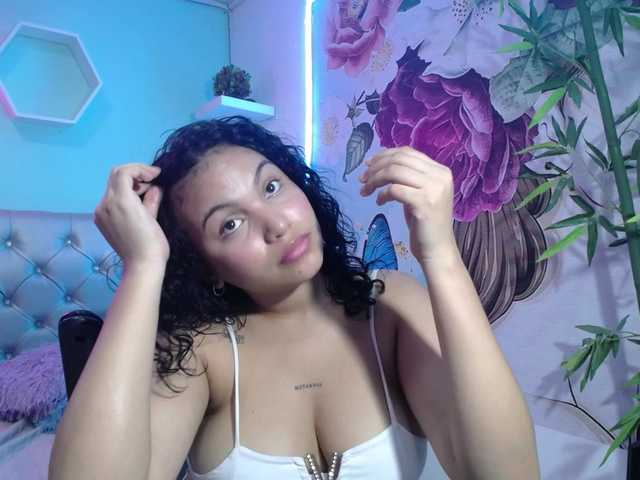 valeria-martinez19 live cam on BongaCams