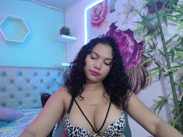 valeria-martinez19 live cam on BongaCams