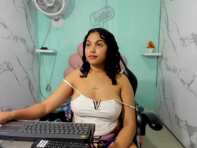 valeria-martinez19 live cam on BongaCams