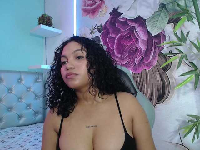 valeria-martinez19 live cam on BongaCams