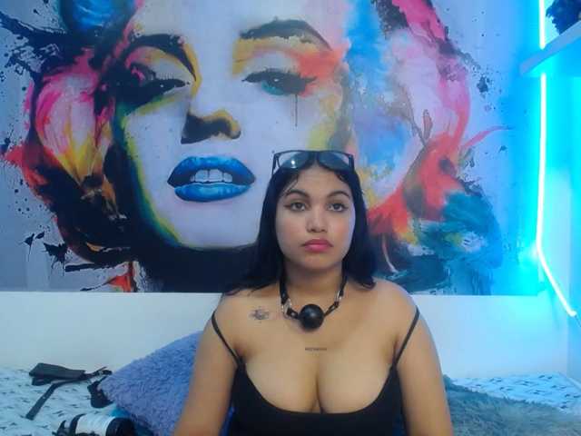 valeria-martinez19 live cam preview