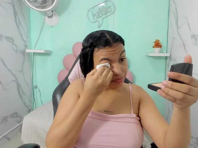 valeria-martinez19 live cam on BongaCams