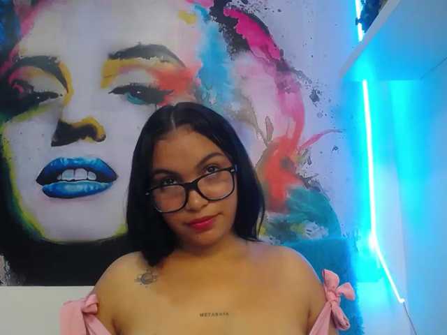 valeria-martinez19 live cam on BongaCams