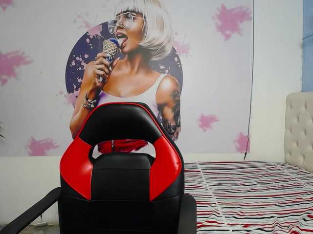 valeria-martinez19 live cam on BongaCams