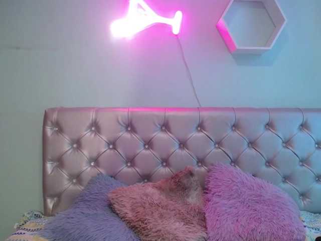 valeria-martinez19 live cam on BongaCams