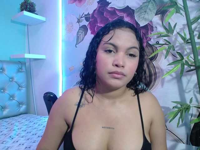 valeria-martinez19 live cam on BongaCams
