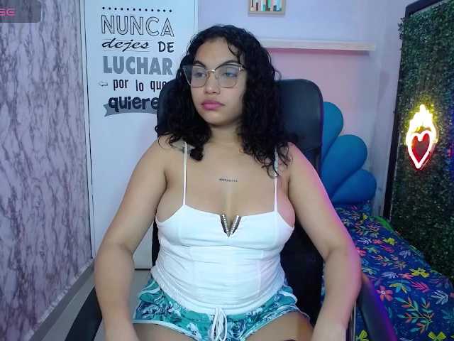 valeria-martinez19 live cam on BongaCams