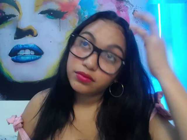 valeria-martinez19 live cam on BongaCams