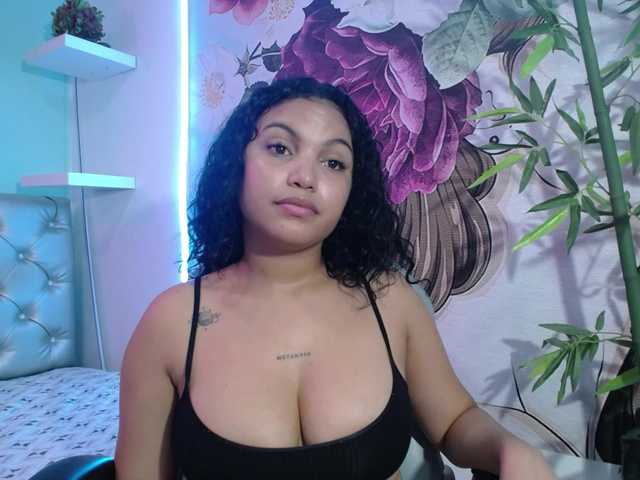 valeria-martinez19 live cam on BongaCams