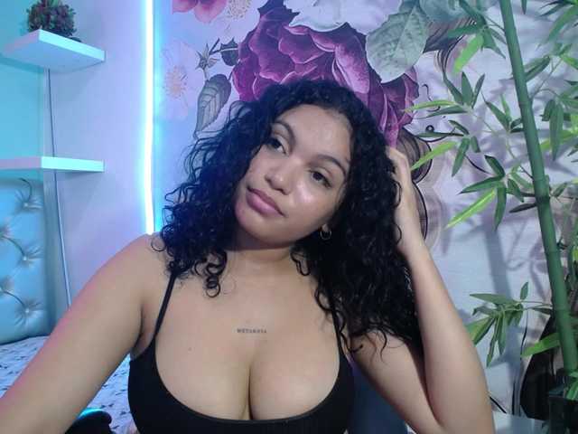 valeria-martinez19 live cam on BongaCams