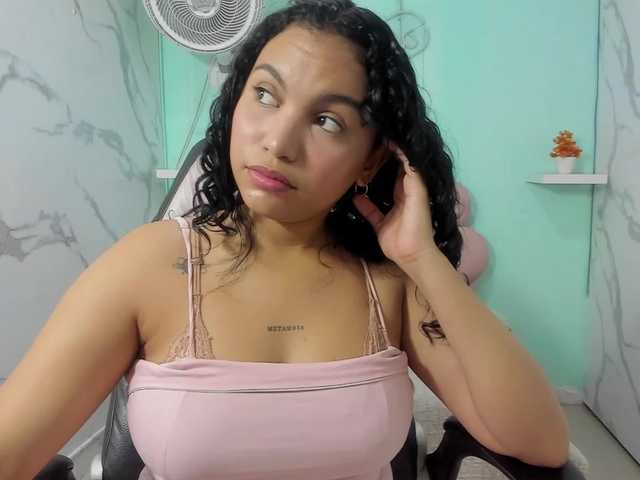 valeria-martinez19 live cam on BongaCams