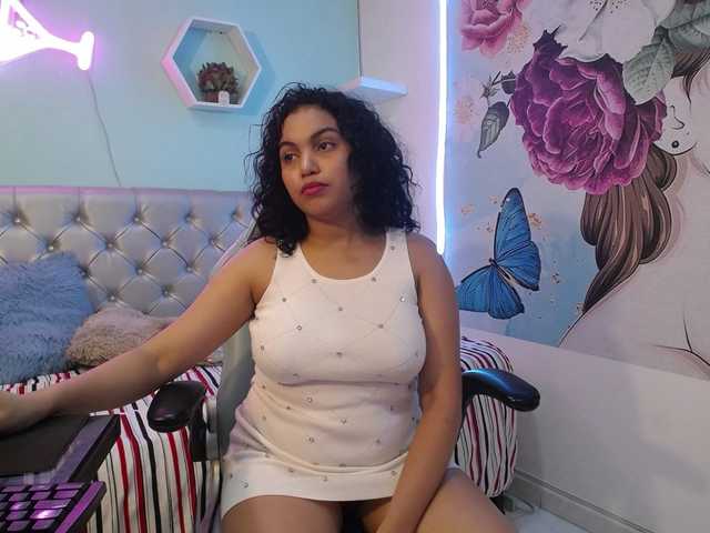 valeria-martinez19 live cam on BongaCams