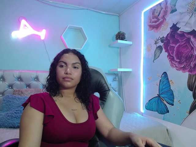 valeria-martinez19 live cam on BongaCams