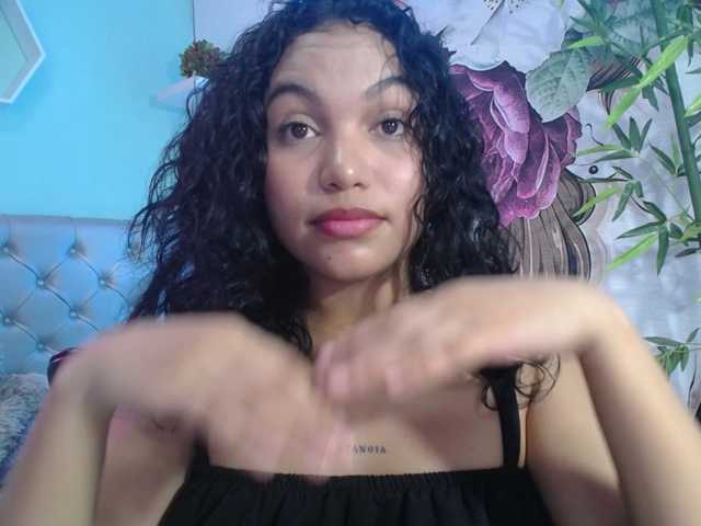 valeria-martinez19 live cam on BongaCams