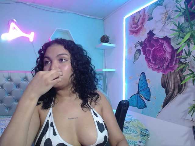 valeria-martinez19 live cam on BongaCams