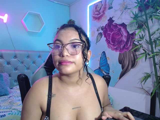 valeria-martinez19 live cam on BongaCams