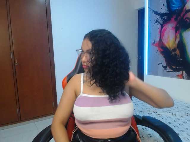 valeria-martinez19 live cam on BongaCams