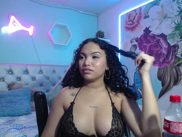valeria-martinez19 live cam on BongaCams