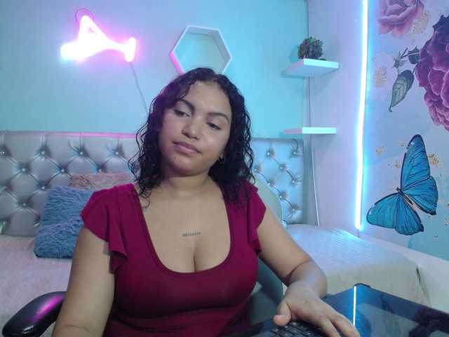 valeria-martinez19 live cam on BongaCams