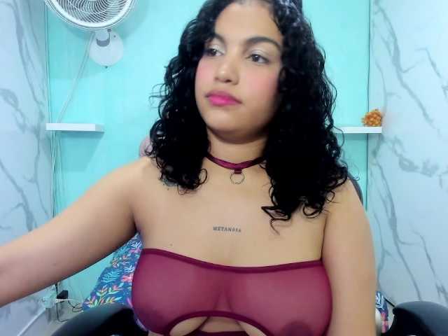 valeria-martinez19 live cam on BongaCams