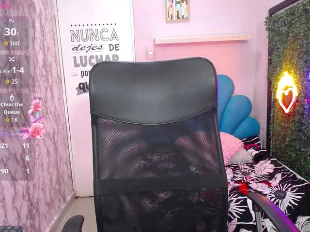 valeria-martinez19 live cam on BongaCams